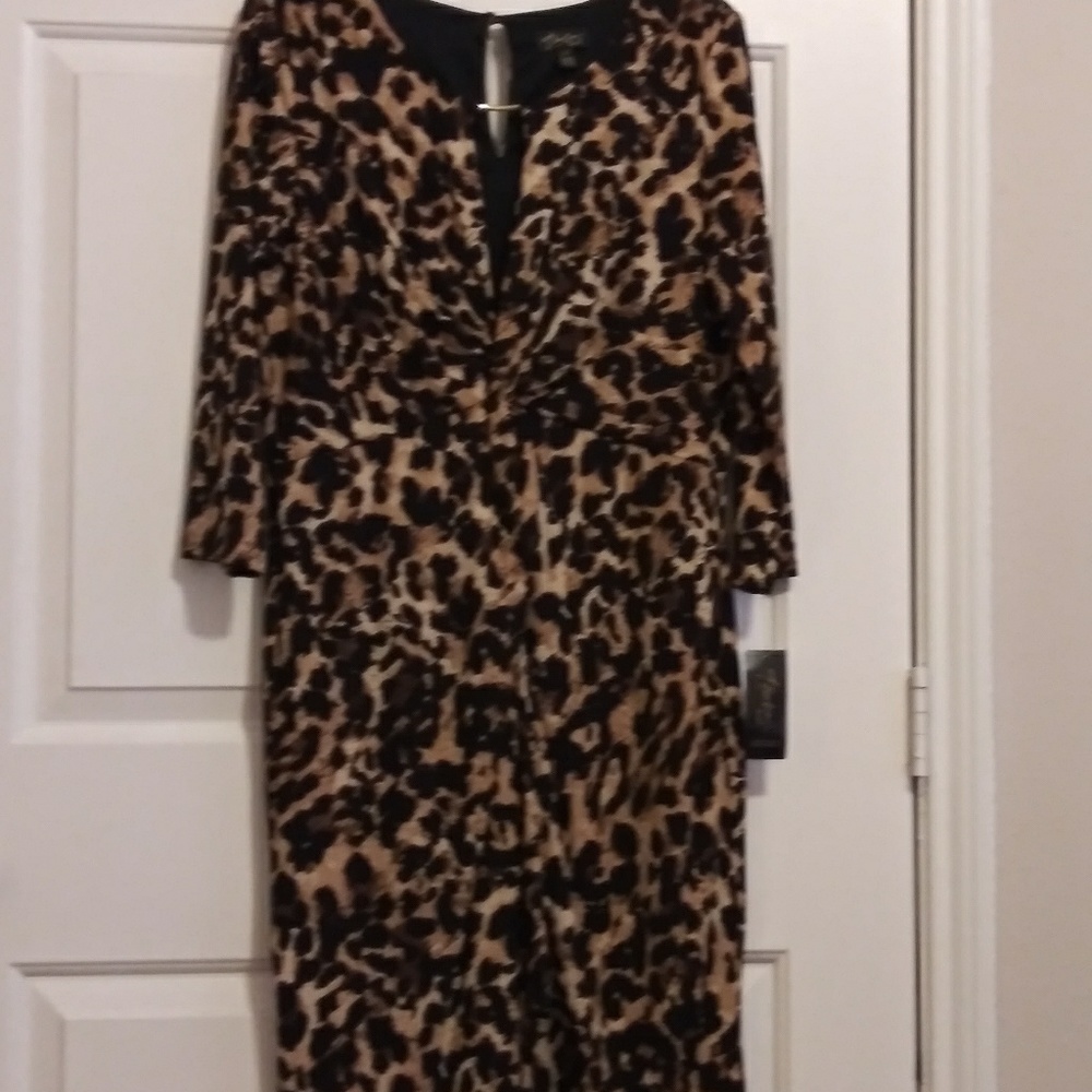 Leopard Print Gorgeous Figure Flattering Dress XL